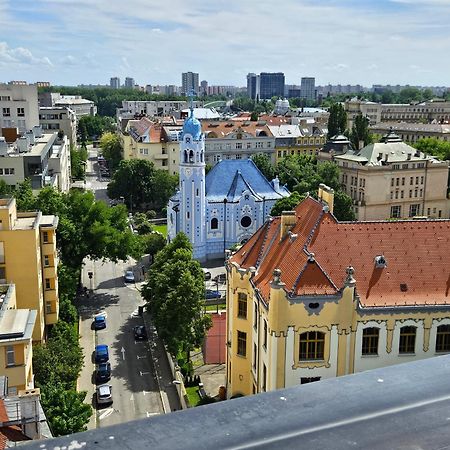 Panorama View Design Apt In Old Town - Free Parking Pozsony Kültér fotó