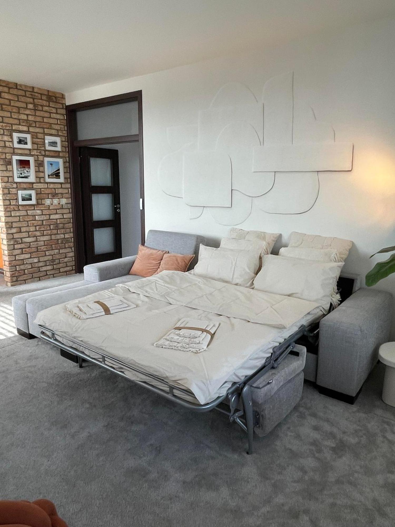 Panorama View Design Apt In Old Town - Free Parking Pozsony Kültér fotó