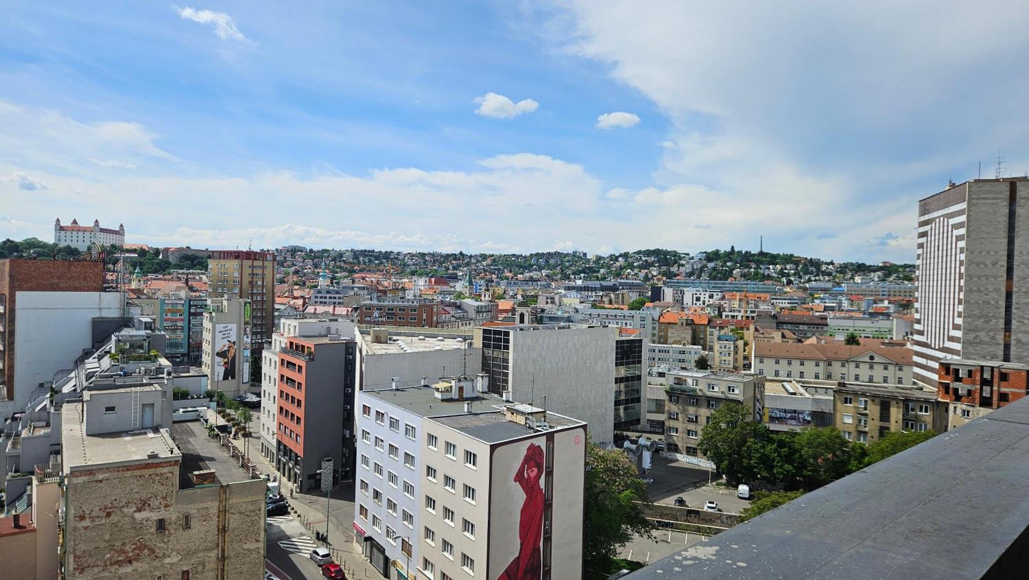Panorama View Design Apt In Old Town - Free Parking Pozsony Kültér fotó